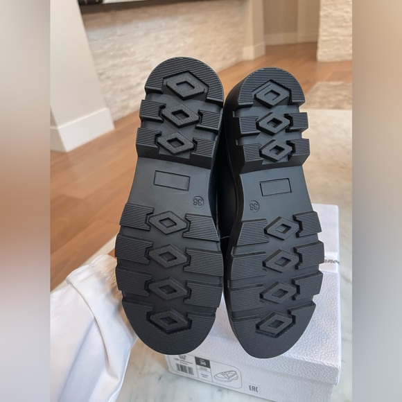 Girls Dress Shows New in box - Picture 6 of 6